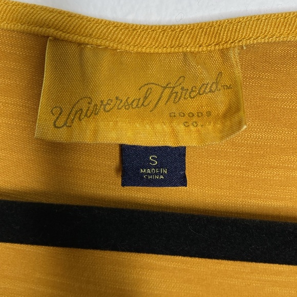 🩷🩵Universal Thread Top - Picture 4 of 5